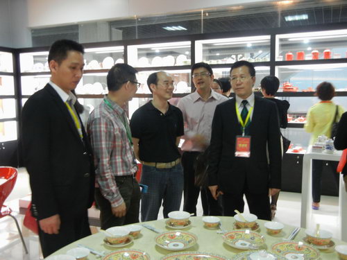 仲禮公司參加北流第三次陶博會(huì)開幕式