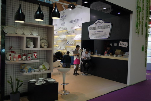 仲禮公司參加第115屆廣交會(huì)現(xiàn)場圖片。