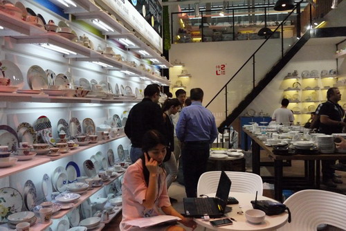 仲禮公司參加第115屆廣交會(huì)現(xiàn)場圖片。