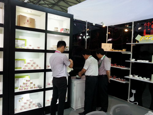 仲禮公司參加上海國(guó)際尚品家居及室內(nèi)裝飾展覽會(huì)。