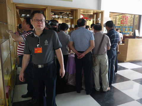 2014年10月10日廣西自治區(qū)政協(xié)磨長(zhǎng)英副主席率自治區(qū)政協(xié)委員視察