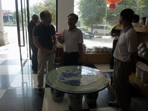 2014年10月10日廣西自治區(qū)政協(xié)磨長(zhǎng)英副主席率自治區(qū)政協(xié)委員視察