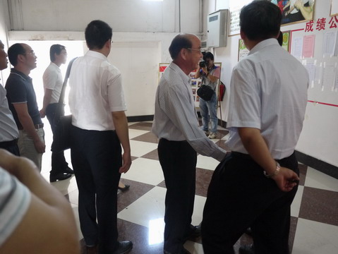 2014年10月10日廣西自治區(qū)政協(xié)磨長(zhǎng)英副主席率自治區(qū)政協(xié)委員視察