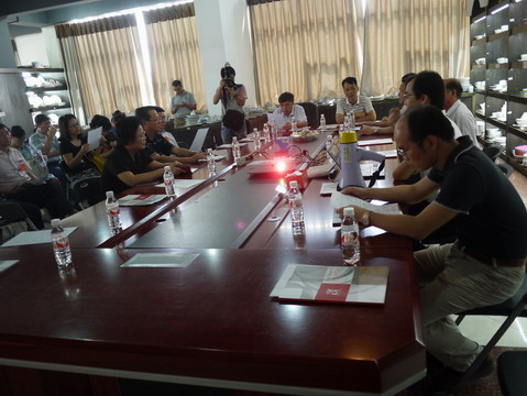 2014年10月10日廣西自治區(qū)政協(xié)磨長(zhǎng)英副主席率自治區(qū)政協(xié)委員視察