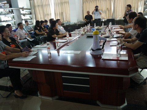 2014年10月10日廣西自治區(qū)政協(xié)磨長(zhǎng)英副主席率自治區(qū)政協(xié)委員視察