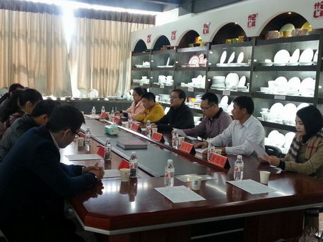 2015年元月8日共青團(tuán)玉林市委書記陳天宇、共青團(tuán)防城港市委書記李泰霖一行到我公司進(jìn)行調(diào)研