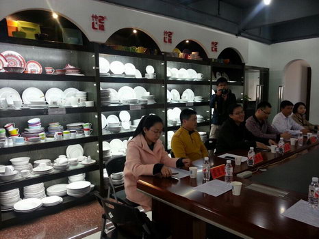 2015年元月8日共青團(tuán)玉林市委書記陳天宇、共青團(tuán)防城港市委書記李泰霖一行到我公司進(jìn)行調(diào)研