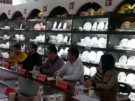 2015年元月8日共青團(tuán)玉林市委書記陳天宇、共青團(tuán)防城港市委書記李泰霖一行到我公司進(jìn)行調(diào)研