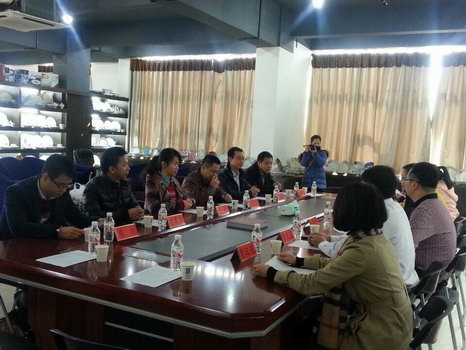 2015年元月8日共青團(tuán)玉林市委書記陳天宇、共青團(tuán)防城港市委書記李泰霖一行到我公司進(jìn)行調(diào)研