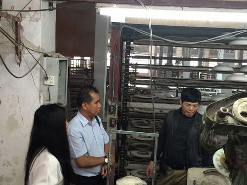 2015年3月17日馬來西亞投資發(fā)展局魯立山投資領(lǐng)事一行到我公司考察，公司總經(jīng)理陳向陽及總監(jiān)易妍籽等高層領(lǐng)導(dǎo)介紹了公司的生產(chǎn)經(jīng)營情況，并就與馬方合作的項目進行了詳談。