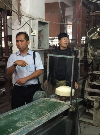 2015年3月17日馬來西亞投資發(fā)展局魯立山投資領(lǐng)事一行到我公司考察，公司總經(jīng)理陳向陽及總監(jiān)易妍籽等高層領(lǐng)導(dǎo)介紹了公司的生產(chǎn)經(jīng)營情況，并就與馬方合作的項目進行了詳談。