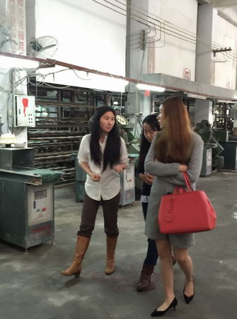 2015年3月17日馬來西亞投資發(fā)展局魯立山投資領(lǐng)事一行到我公司考察，公司總經(jīng)理陳向陽及總監(jiān)易妍籽等高層領(lǐng)導(dǎo)介紹了公司的生產(chǎn)經(jīng)營情況，并就與馬方合作的項目進行了詳談。