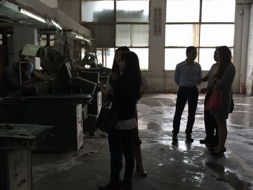 2015年3月17日馬來西亞投資發(fā)展局魯立山投資領(lǐng)事一行到我公司考察，公司總經(jīng)理陳向陽及總監(jiān)易妍籽等高層領(lǐng)導(dǎo)介紹了公司的生產(chǎn)經(jīng)營情況，并就與馬方合作的項目進行了詳談。