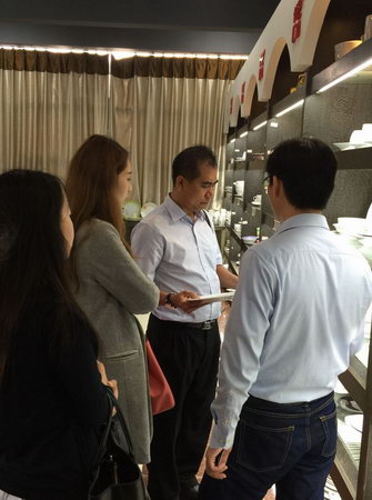 2015年3月17日馬來西亞投資發(fā)展局魯立山投資領(lǐng)事一行到我公司考察，公司總經(jīng)理陳向陽及總監(jiān)易妍籽等高層領(lǐng)導(dǎo)介紹了公司的生產(chǎn)經(jīng)營情況，并就與馬方合作的項目進行了詳談。