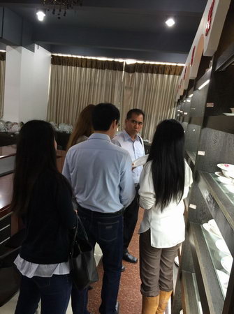 2015年3月17日馬來西亞投資發(fā)展局魯立山投資領(lǐng)事一行到我公司考察，公司總經(jīng)理陳向陽及總監(jiān)易妍籽等高層領(lǐng)導(dǎo)介紹了公司的生產(chǎn)經(jīng)營情況，并就與馬方合作的項目進行了詳談。