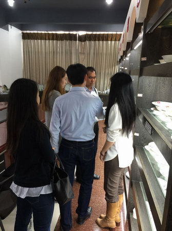 2015年3月17日馬來西亞投資發(fā)展局魯立山投資領(lǐng)事一行到我公司考察，公司總經(jīng)理陳向陽及總監(jiān)易妍籽等高層領(lǐng)導(dǎo)介紹了公司的生產(chǎn)經(jīng)營情況，并就與馬方合作的項目進行了詳談。