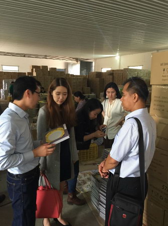 2015年3月17日馬來西亞投資發(fā)展局魯立山投資領(lǐng)事一行到我公司考察，公司總經(jīng)理陳向陽及總監(jiān)易妍籽等高層領(lǐng)導(dǎo)介紹了公司的生產(chǎn)經(jīng)營情況，并就與馬方合作的項目進行了詳談。