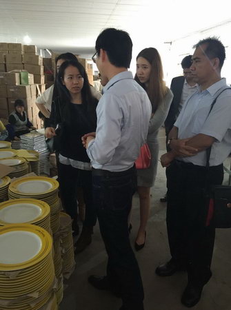 2015年3月17日馬來西亞投資發(fā)展局魯立山投資領(lǐng)事一行到我公司考察，公司總經(jīng)理陳向陽及總監(jiān)易妍籽等高層領(lǐng)導(dǎo)介紹了公司的生產(chǎn)經(jīng)營情況，并就與馬方合作的項目進行了詳談。