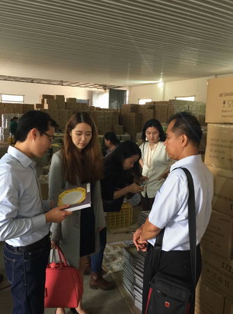 2015年3月17日馬來西亞投資發(fā)展局魯立山投資領(lǐng)事一行到我公司考察，公司總經(jīng)理陳向陽及總監(jiān)易妍籽等高層領(lǐng)導(dǎo)介紹了公司的生產(chǎn)經(jīng)營情況，并就與馬方合作的項目進行了詳談。