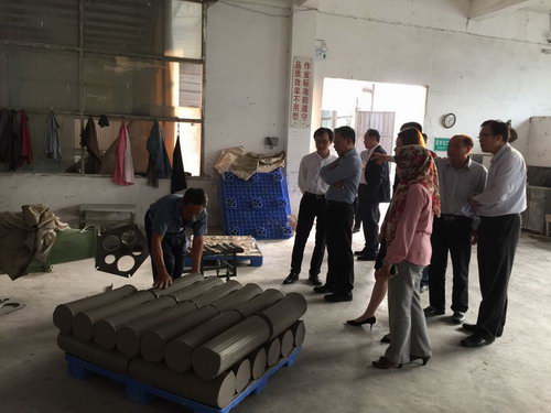 2015年4月27日，馬來(lái)西亞投資發(fā)展局Nurullydia Ahmad ，莉迪亞一行到我公司考察指導(dǎo)。