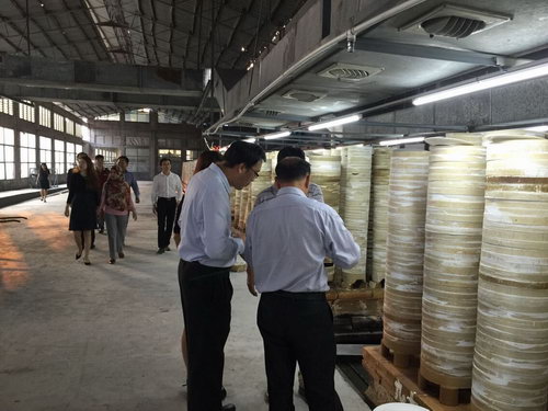 2015年4月27日，馬來(lái)西亞投資發(fā)展局Nurullydia Ahmad ，莉迪亞一行到我公司考察指導(dǎo)。