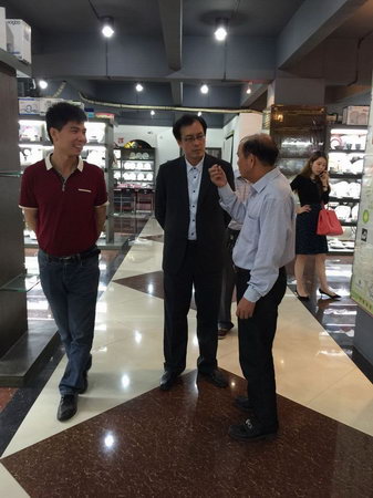 2015年4月27日，馬來(lái)西亞投資發(fā)展局Nurullydia Ahmad ，莉迪亞一行到我公司考察指導(dǎo)。