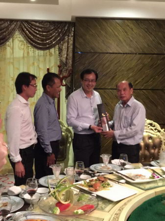 2015年4月27日，馬來(lái)西亞投資發(fā)展局Nurullydia Ahmad ，莉迪亞一行到我公司考察指導(dǎo)。