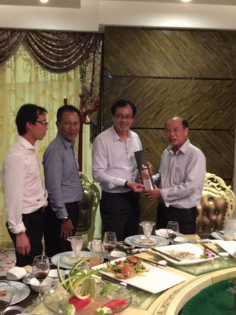 2015年4月27日，馬來(lái)西亞投資發(fā)展局Nurullydia Ahmad ，莉迪亞一行到我公司考察指導(dǎo)。