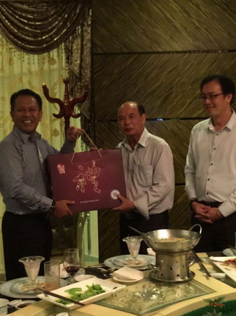 2015年4月27日，馬來(lái)西亞投資發(fā)展局Nurullydia Ahmad ，莉迪亞一行到我公司考察指導(dǎo)。