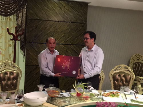 2015年4月27日，馬來(lái)西亞投資發(fā)展局Nurullydia Ahmad ，莉迪亞一行到我公司考察指導(dǎo)。