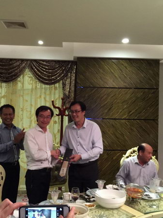 2015年4月27日，馬來(lái)西亞投資發(fā)展局Nurullydia Ahmad ，莉迪亞一行到我公司考察指導(dǎo)。