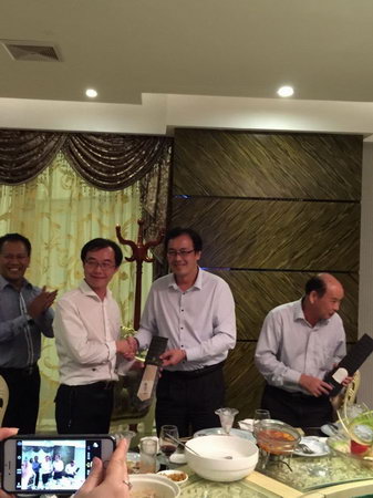 2015年4月27日，馬來(lái)西亞投資發(fā)展局Nurullydia Ahmad ，莉迪亞一行到我公司考察指導(dǎo)。