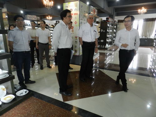 馬來西亞東海岸經(jīng)濟特區(qū)發(fā)展理事會執(zhí)行總裁艾薩一行到我公司考察。