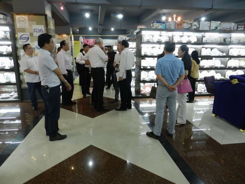 馬來西亞東海岸經(jīng)濟特區(qū)發(fā)展理事會執(zhí)行總裁艾薩一行到我公司考察。