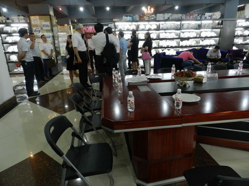 馬來西亞東海岸經(jīng)濟特區(qū)發(fā)展理事會執(zhí)行總裁艾薩一行到我公司考察。