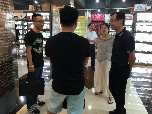 2015年7月22日，我公司舉辦“青春之歌 留學創(chuàng)業(yè)沙龍”系列聯(lián)誼活動