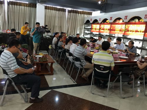 2015年7月22日，我公司舉辦“青春之歌 留學創(chuàng)業(yè)沙龍”系列聯(lián)誼活動