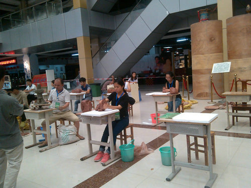 2015年9月23日，我公司派選手參加“2015年中國(guó)技能大賽——首屆陶瓷成型職業(yè)技能技賽”。