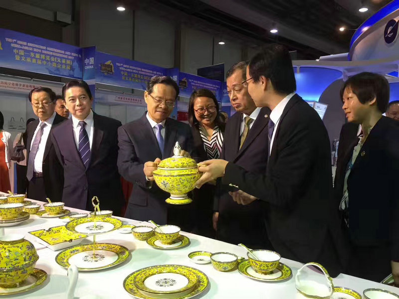 仲禮瓷業(yè)參加中國—東盟博覽會（文萊展）暨文萊首屆中小微企業(yè)展會