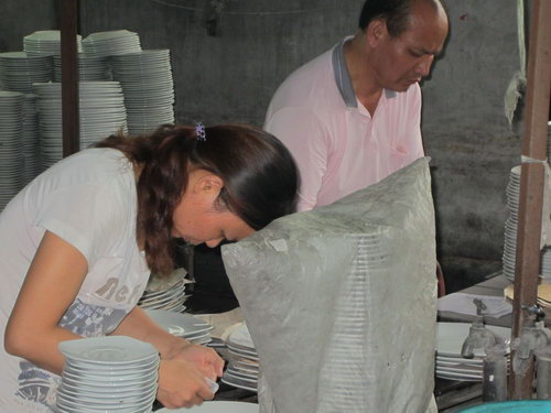 2012年9月25日仲禮公司彩二車間進(jìn)行貼花技能競技比賽